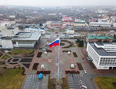 Флагшток высотой 50 м установили у драмтеатра в Томске